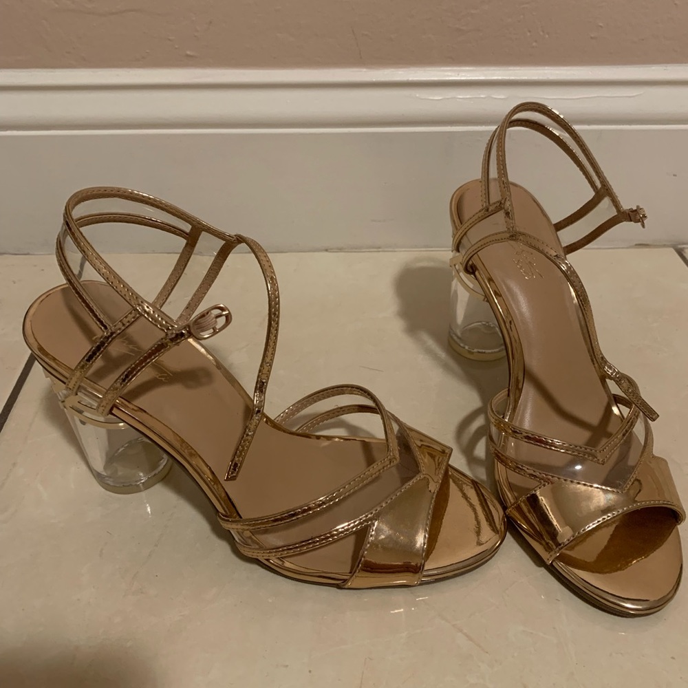 Thalia Sodi heels